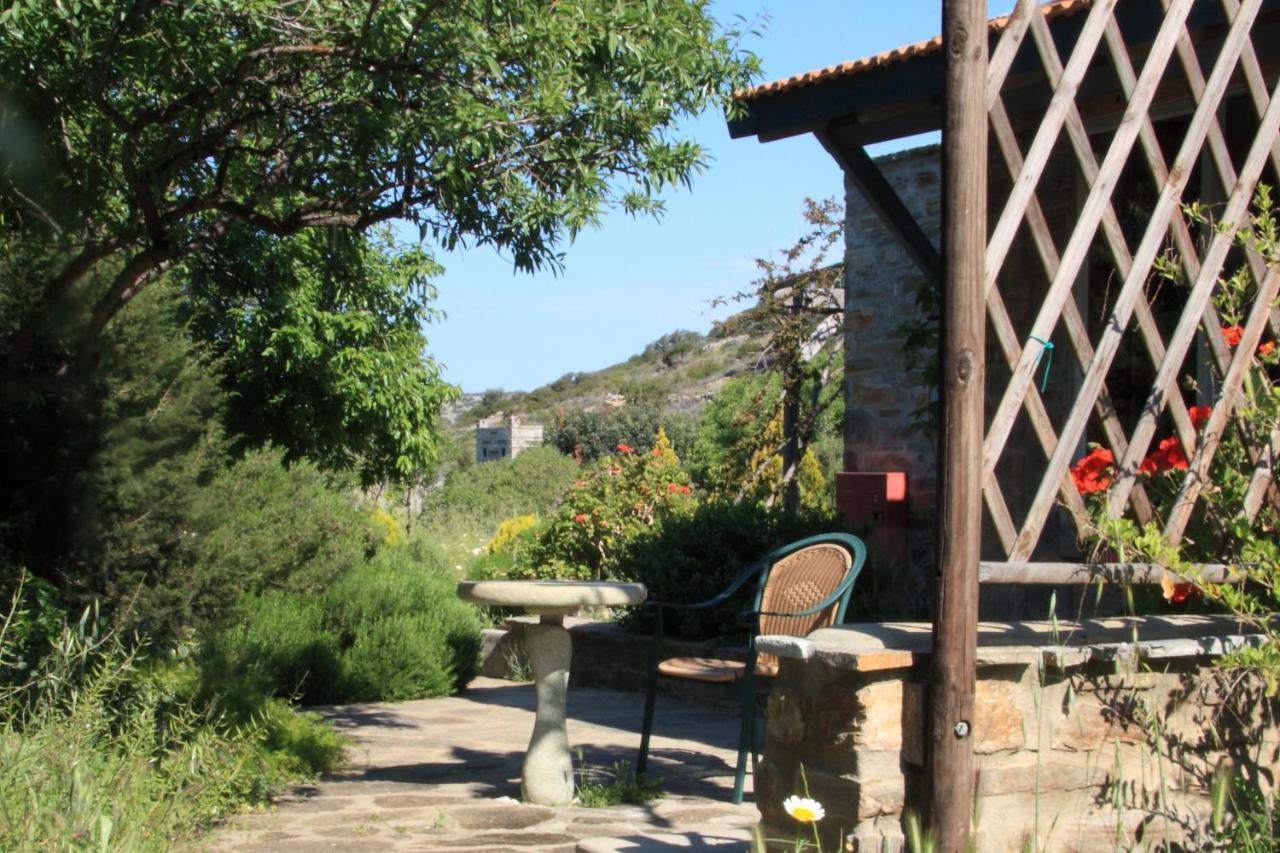To The Garden Guest House Angairiá Екстериор снимка