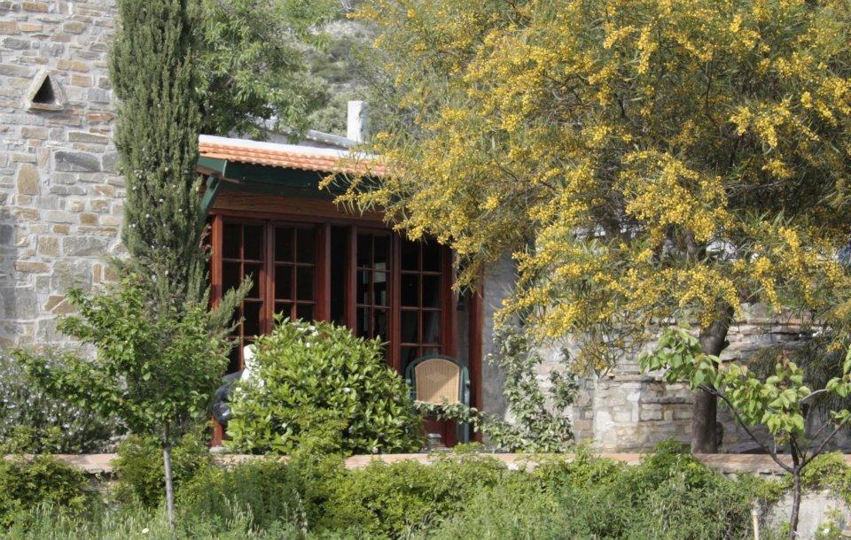 To The Garden Guest House Angairiá Стая снимка